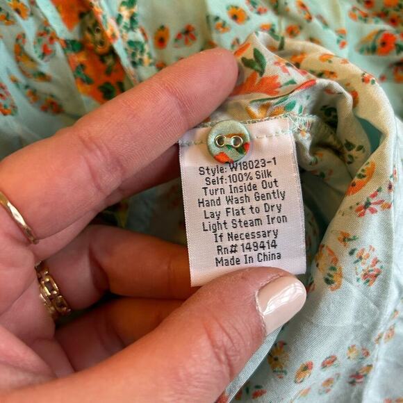 Johnny Was 100% Washable Silk Corbetta Smocked Boho Shirt Blouse - XS - Picture 5 of 6